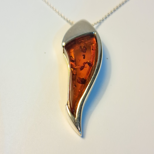 Click to view detail for HW-540 Pendant, Chili Pepper, Amber $87